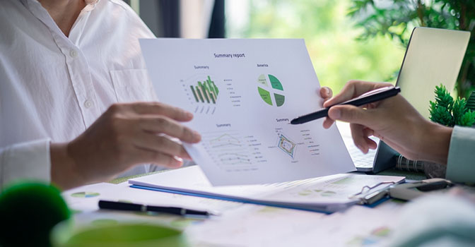 https://www.shutterstock.com/tr/image-vector/business-marketing-strategy-cartoon-man-woman-2137929399